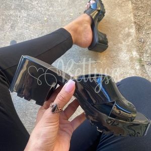 Black Chunky Heel Jelly Sandals